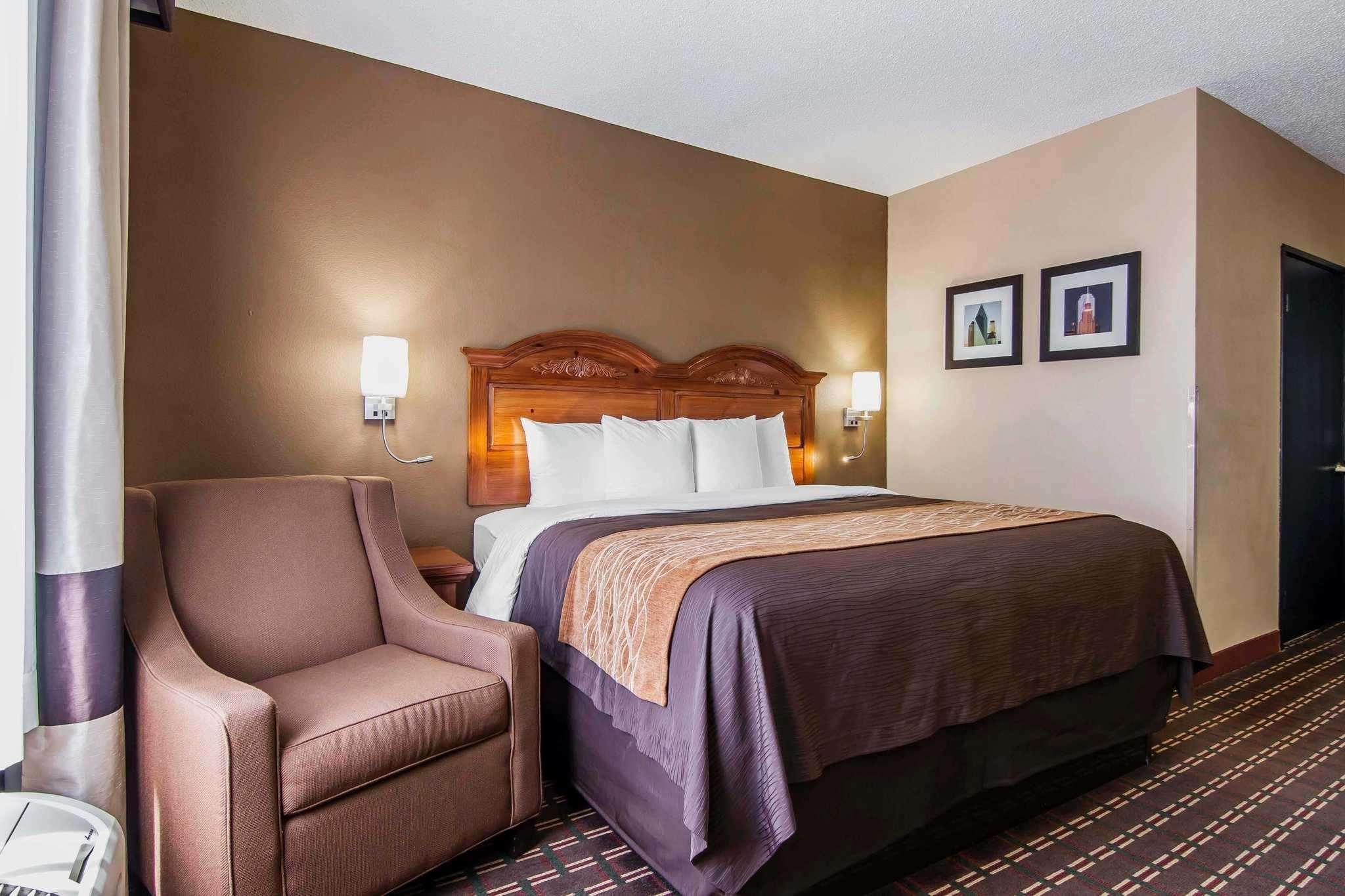 Quality Inn & Suites I-35 E-Walnut Hill Dallas Eksteriør billede