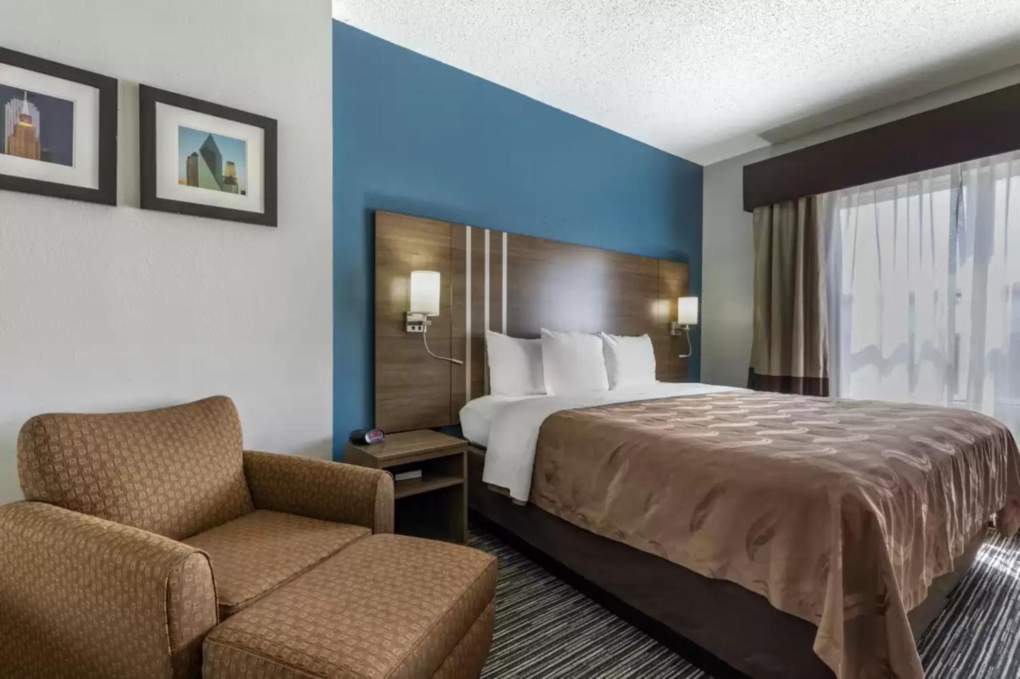 Quality Inn & Suites I-35 E-Walnut Hill Dallas Eksteriør billede