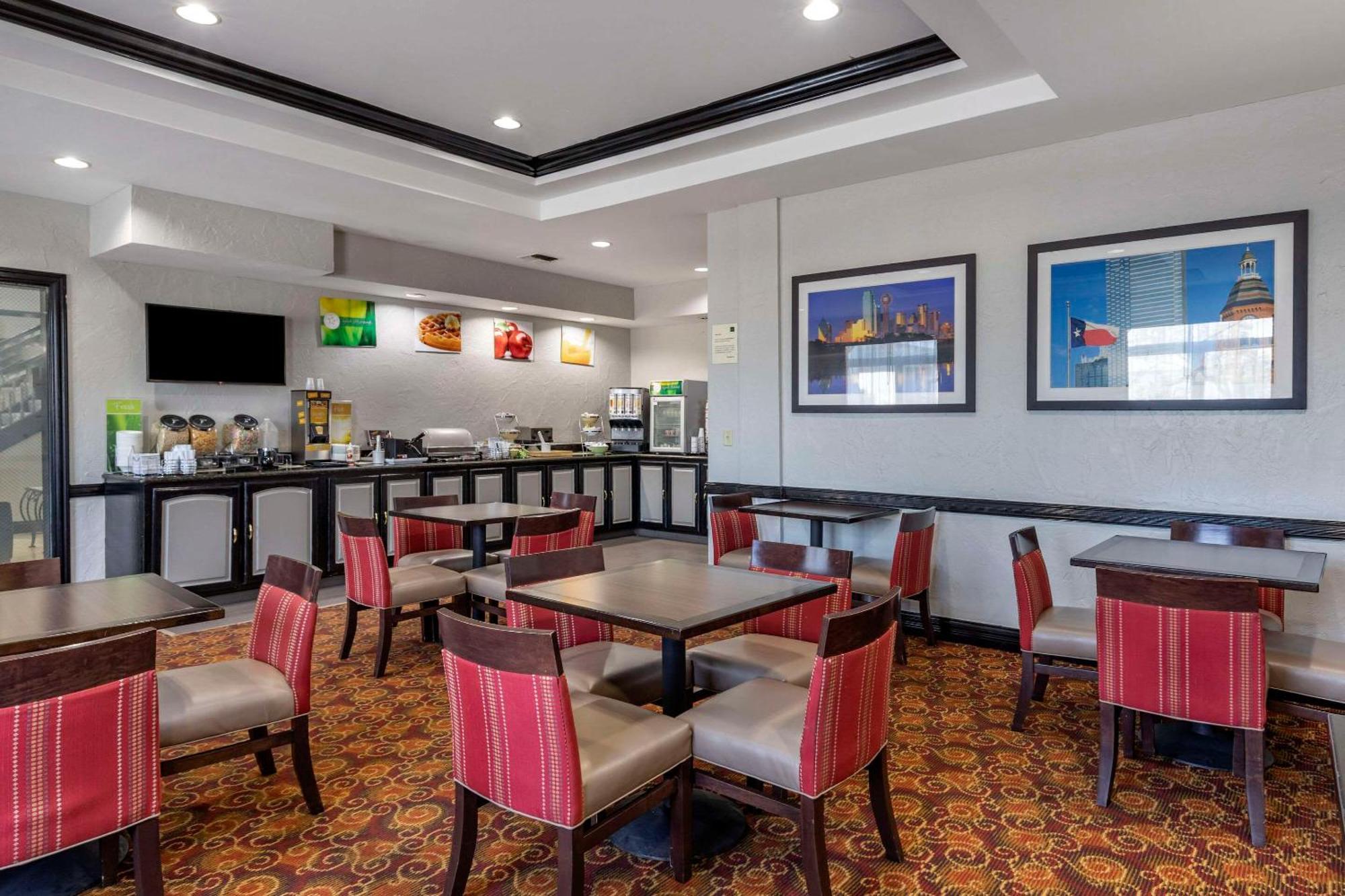 Quality Inn & Suites I-35 E-Walnut Hill Dallas Eksteriør billede