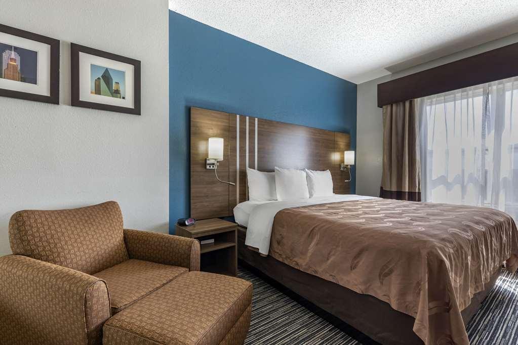 Quality Inn & Suites I-35 E-Walnut Hill Dallas Værelse billede